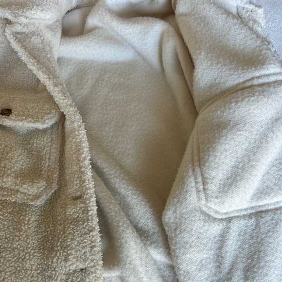 Universal thread shacket - Picture 3 of 3